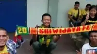 Segmen 1: Pendukung Sriwijaya FC Terlantar hingga Sampah di GBK