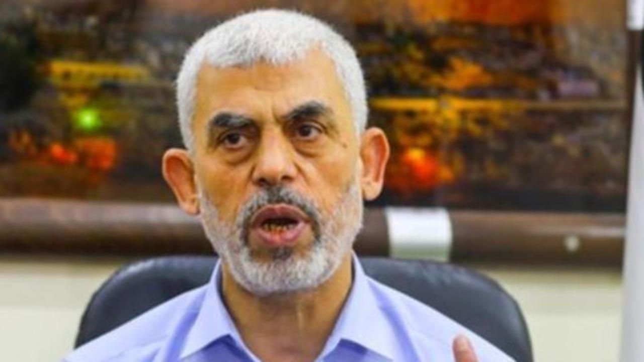 Israel Bagikan Selebaran Berisi Foto Jenazah Yahya Sinwar ke Warga Gaza, Ini Isi Pesannya