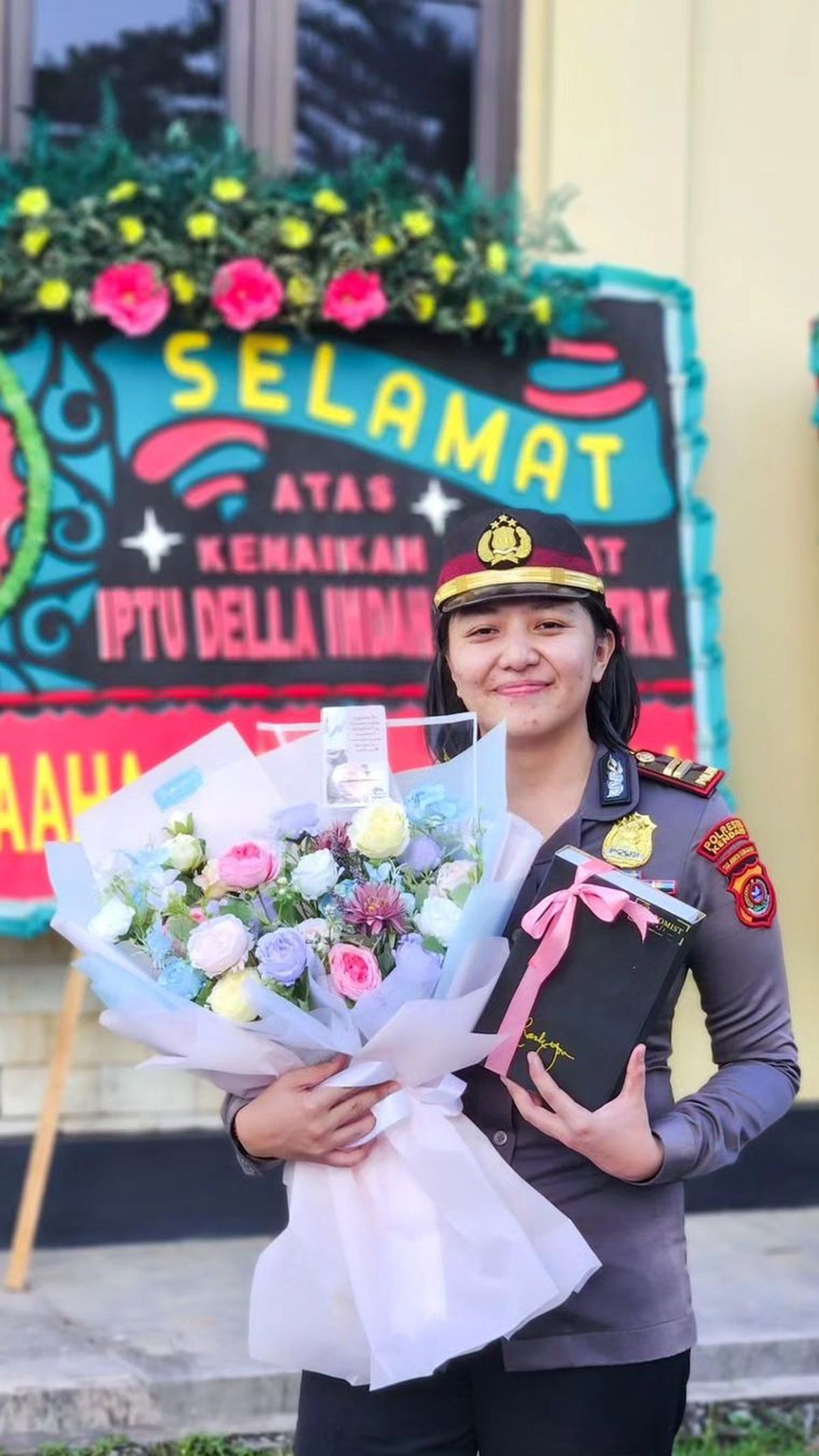 Sementara itu pada 1 Juli 2023, Della berhasil naik pangkat dari Inspektur Polisi Dua (IPDA) menjadi Inspektur Polisi Satu (IPTU). <br>
