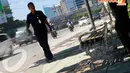 Sejumlah bangku taman di sepanjang Jl Gatot Subroto digergaji dan dicuri oleh orang iseng. (Liputan6.com/Miftahul Hayat)
