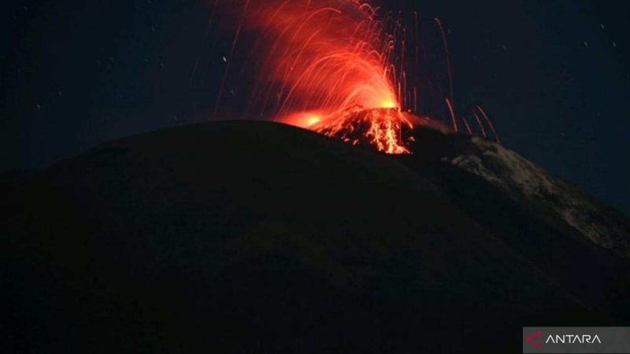 Fakta Erupsi Gunung Ili Lewotolok: Lontaran Api Pijar dan Dentuman Sedang Terjadi, Status Siaga Tetap Berlaku