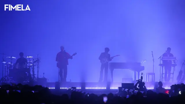 Konser The Rose di The Kasablanka Hall, Jakarta, Sabtu (20/1/2024). [Foto: Bayu Herdianto/Fimela]