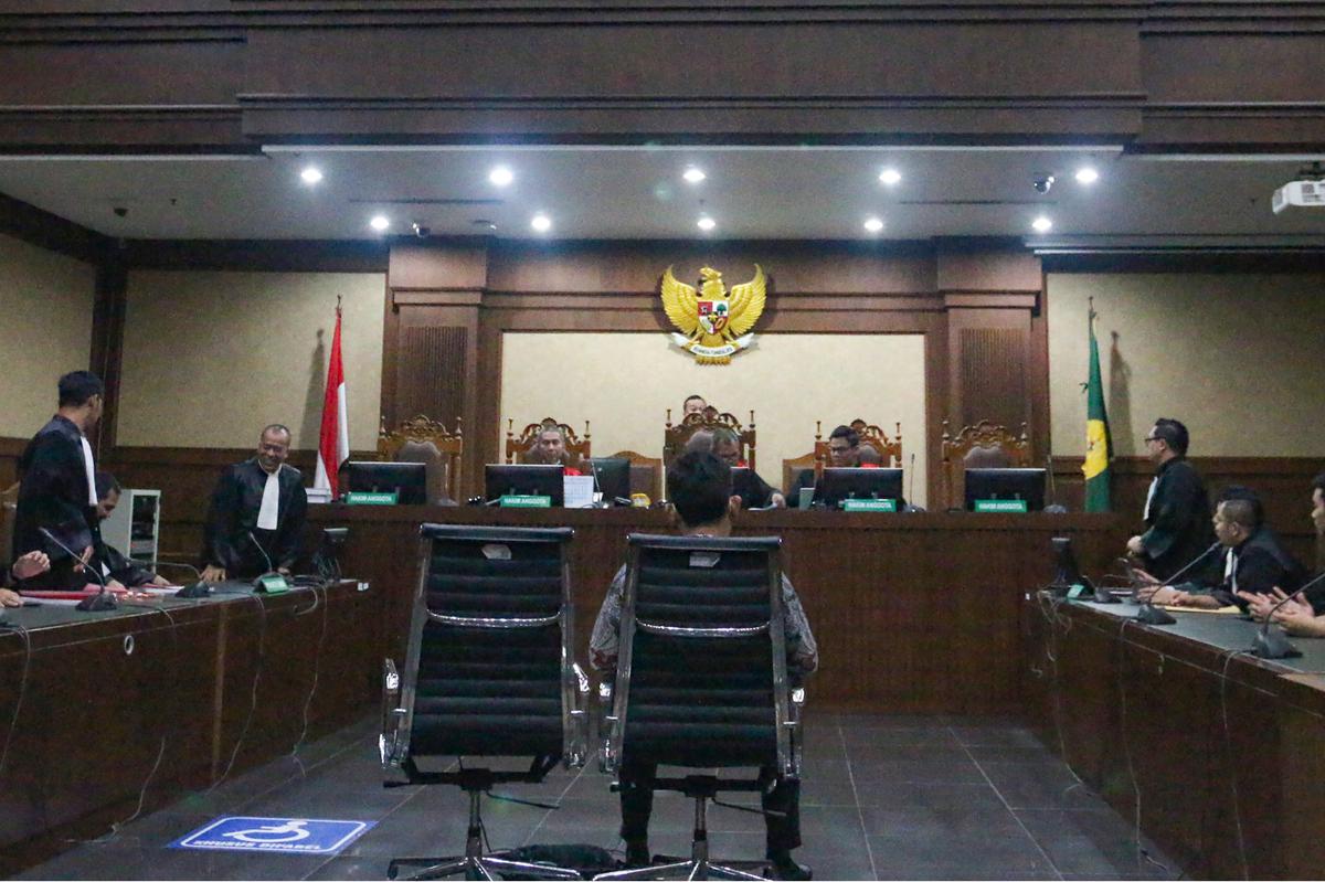 FOTO: Eks Ketua PN Jaksel Didakwa Terima Suap Rp 15,7 Miliar Terkait Ekspor CPO