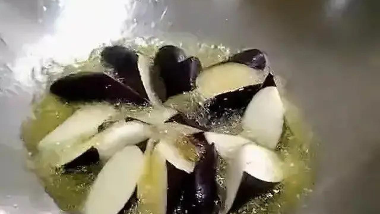 Cara Baru Menggoreng Terong Agar Tidak Berminyak
