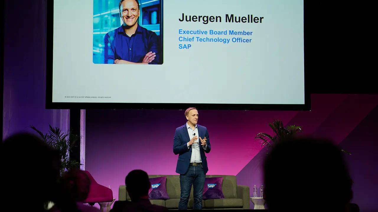 Chielf Techlonogy Officer dan Anggota Dewan Eksekutif SAP Juergen Mueller