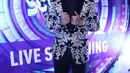 Penyanyi Cakra Khan saat hadir dalam acara SCTV Music Awards 2016 di studio 6 Emtek City, kawasan Daan Mogot, Jakarta Barat, Kamis (28/4/2016) malam. (Nurwahyunan/Bintang.com)
