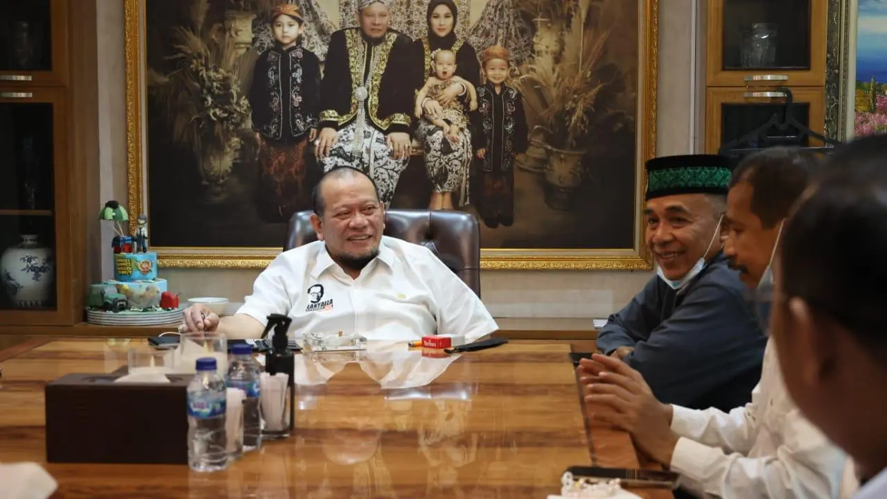 Foto: Ketua DPD RI AA LaNyalla Mahmud Mattalitti Menerima Kunjungan APDESI