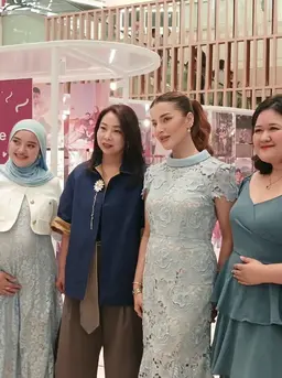 Para orang tua menyampaikan momen-momen berkesan, Jumpa pers Mothercare Museum of Moments di Grand Indonesia, Jakarta, 15 Oktober 2026. (Liputan6.com/Nurri Indah)