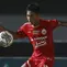 Gelandang Persija Jakarta, Alfriyanto Nico mengontrol bola saat melawan PSIS Semarang dalam laga pekan kedua BRI Liga 1 2021/2022 di Indomilk Arena, Tangerang, Minggu (12/9/2021). (Foto: Bola.Com/M. Iqbal Ichsan)