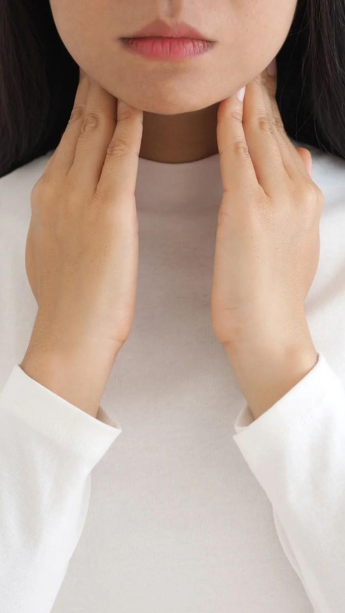 Jika Anda mengalami gejala-gejala tersebut, sebaiknya Anda segera berkonsultasi dengan dokter untuk mendapatkan diagnosis dan pengobatan yang tepat.