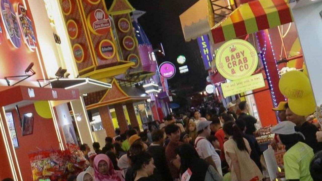 Gelaran Jakarta Fair Kemayoran tahun ini diikuti 2.550 perusahaan peserta dan 1.550 stan. Foto: Liputan6.com / Herman Zakharia<br>