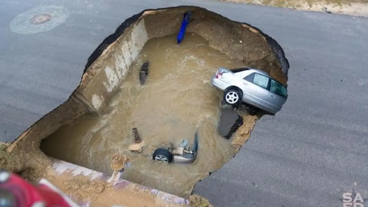 Sinkhole Menganga di Texas, 1 Orang Petugas Polisi Tewas