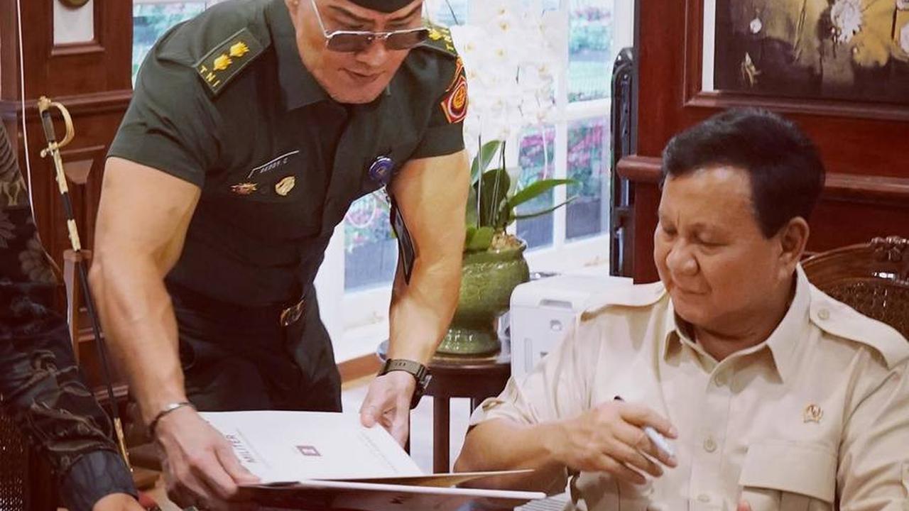 Deddy mengatakan bahwa dia diminta untuk membuat seminar tentang bela negara bagi generasi milenial dan generasi Z agar mereka melek tentang bela negara.