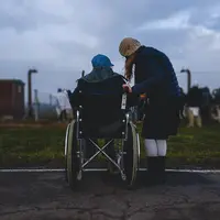 Ilustrasi kursi roda. Sumber foto: unsplash.com/Josh Appel.