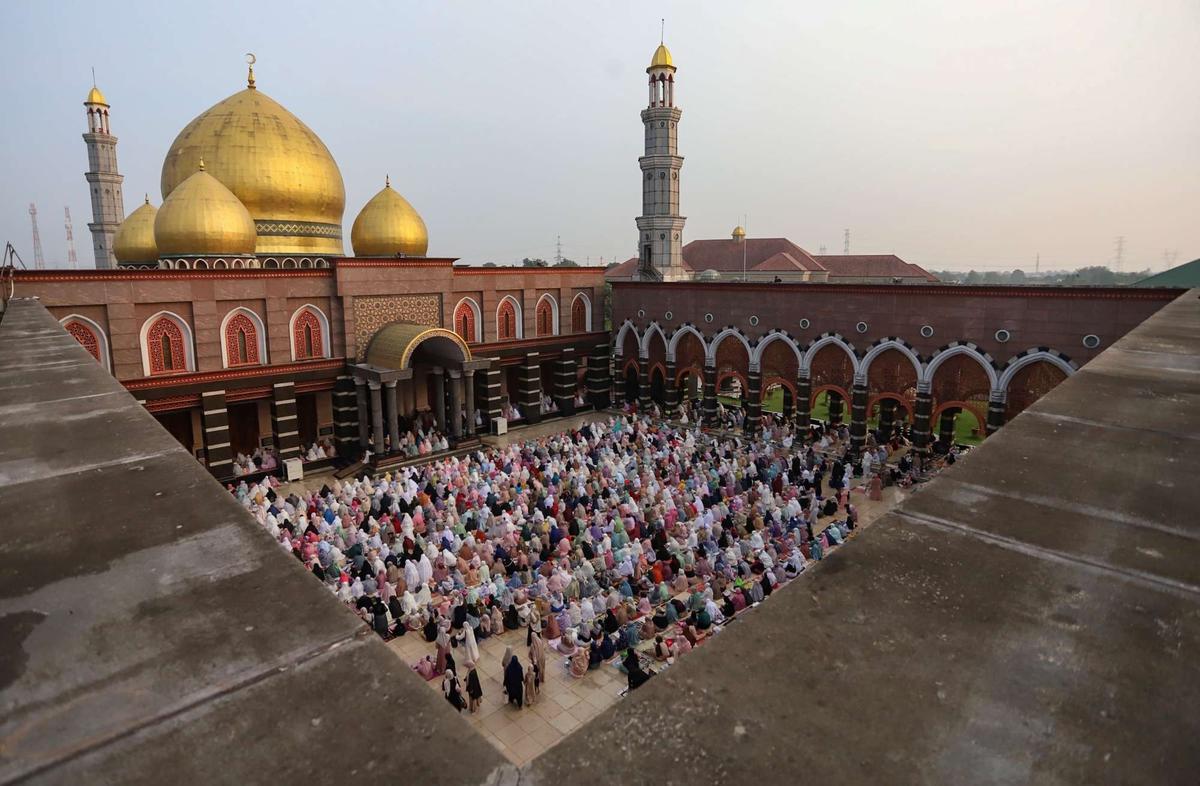 Salat Iduladha di Masjid Kubah Emas Depok