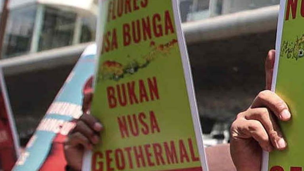 Pengunjuk rasa mendesak Bank Pembangunan Jerman untuk segera mengevaluasi dan menghentikan pendanaan transisi energi dalam proyek geothermal di Pulau Flores, khususnya perluasan tambang panas bumi Ulumbu ke Poco Leok.