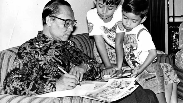 6 Potret Masa Kecil Agus Yudhoyono, Bikin Pangling