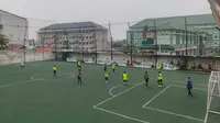 Bina Karya FC melaju ke babak semifinal turnamen Bola Sunday League 2022. (Bola.net/Fitri Apriyani)