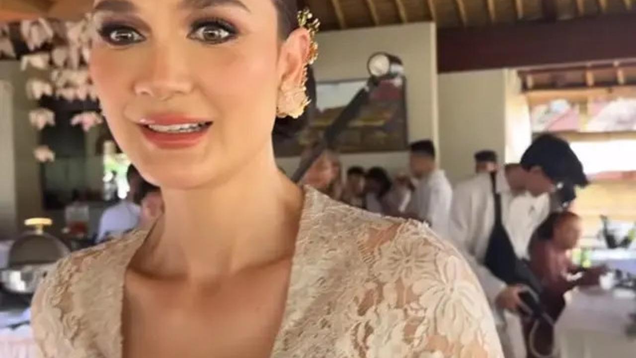 Potret Anggunnya Luna Maya Kenakan Paes Jawa Jelang Pernikahan, Aura Bahagia Terpancar