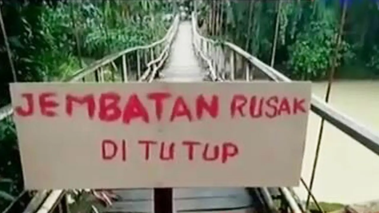 Jembatan Warga Roboh