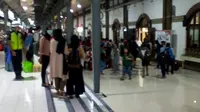 Rel di Grobogan Kena Longsor, 9 Kereta Tak Berhenti Lama