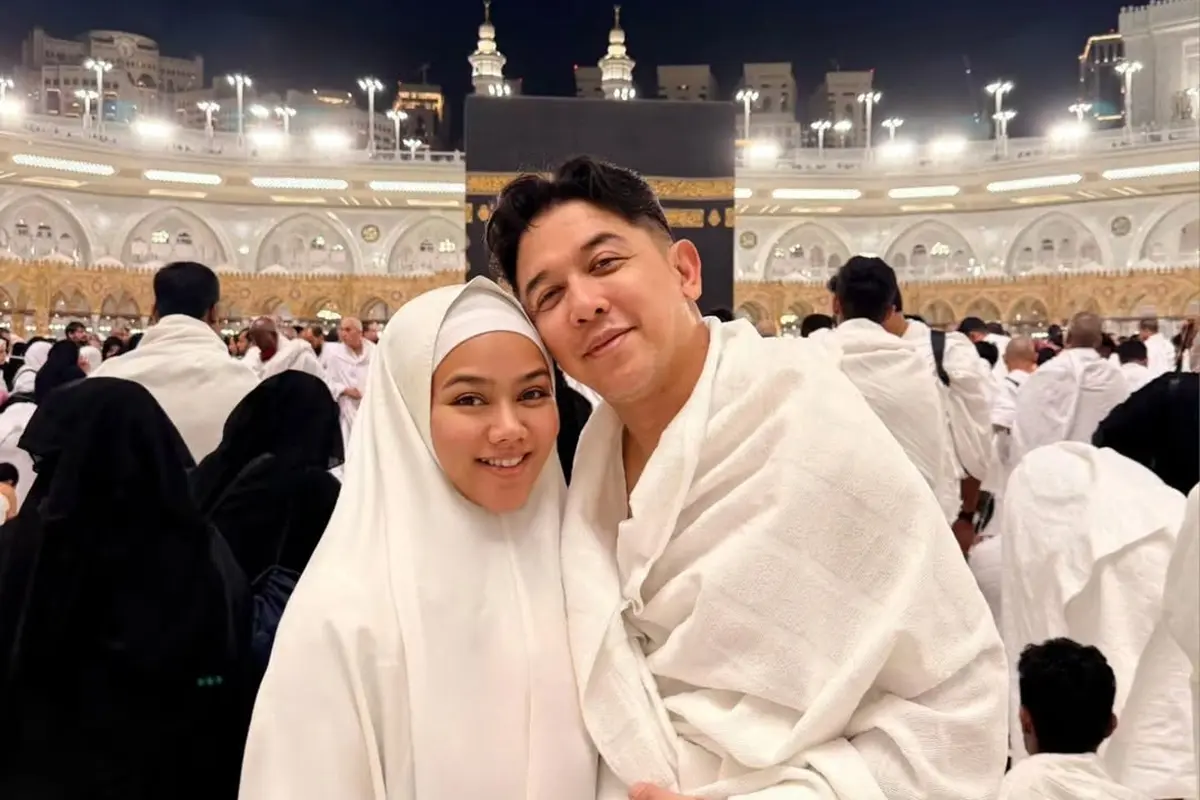 Pesona Bare Face Yura Yunita Saat Lakoni Umrah Ramadan 2026, Cantiknya Terpancar Natural