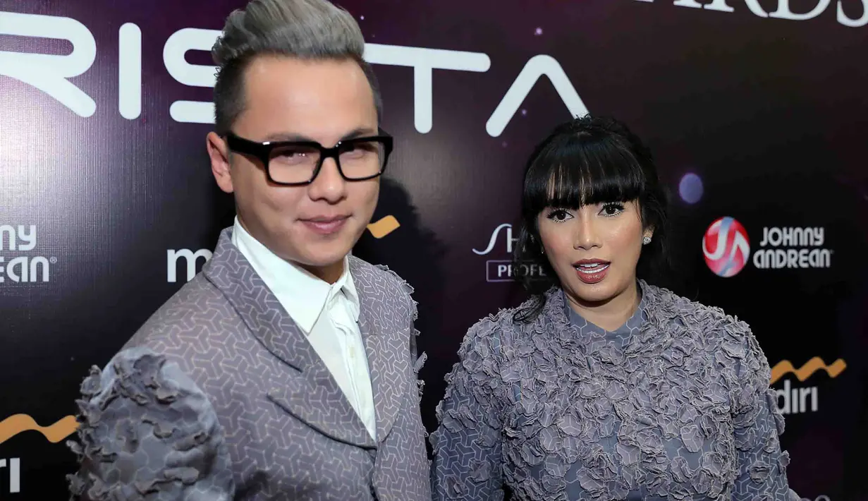 "Persiapan sih masih jauh juga. Udah USG. Perempuan lagi. Jadi akan ada empat perempuan. Termasuk ibunya berarti lima," kata Andhika Pratama di Studio 6 Emtek City, kawasan Daan Mogot, Jakarta Barat, Rabu (19/10) malam. (Deki Prayoga/Bintang.com)