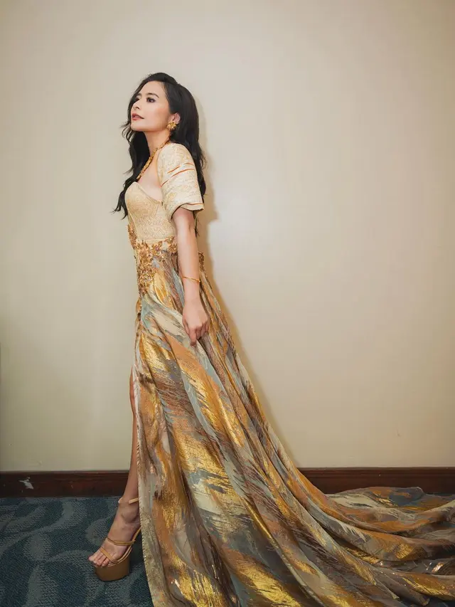 Prilly Latuconsina jadi juri di pemilihan Puteri Indonesia 2024. [Foto: Instagram/prillylatuconsina96]