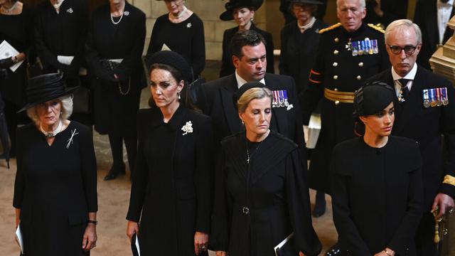 Camilla, the Queen Consort; Kate, Princess of Wales; Sophie, Countess of Wessex; dan Meghan, Duchess of Sussex di prosesi persemayaman Ratu Elizabeth II di Westminster Hall, 14 September 2022. (Oli Scarff/Pool via AP)