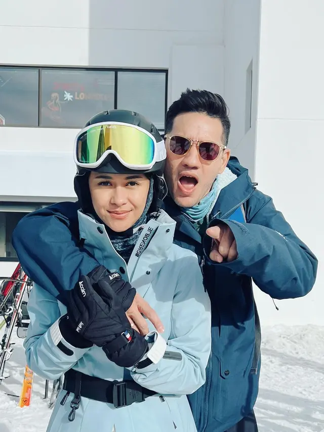 6 Outfit Musim Dingin Nana Mirdad yang Fashionable Saat Liburan di New Zealand