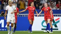 Alex Morgan memastikan kemenangan Amerika Serikat atas Inggris pada laga semifinal Piala Dunia Wanita 2019. (AFP/Frank Fife)