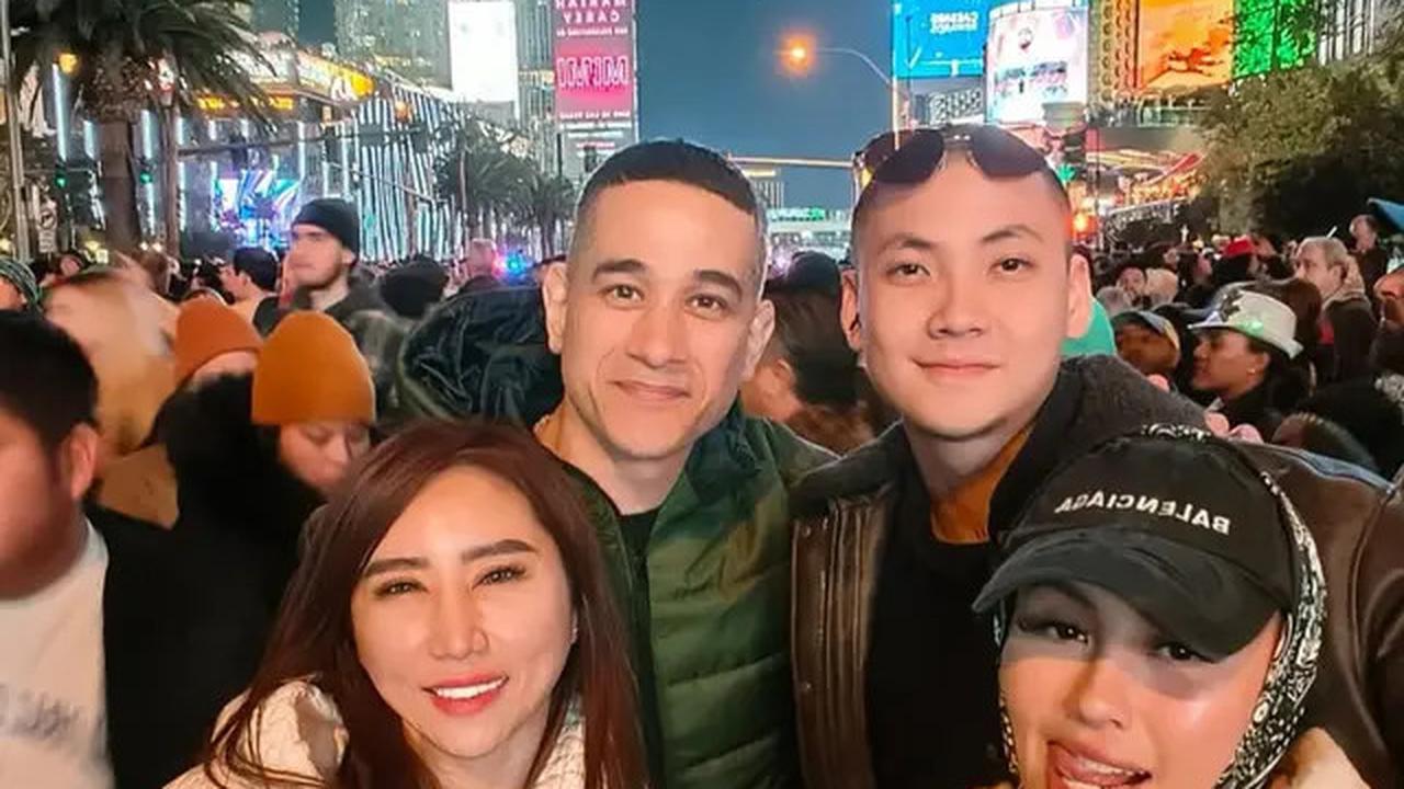 6 Potret Agnez Mo Rayakan Tahun Baru di Las Vegas, Reuni Bareng Okan Kornelius