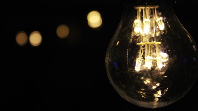 20160829-ruangan gelap jadi terang-rumahcom-boy