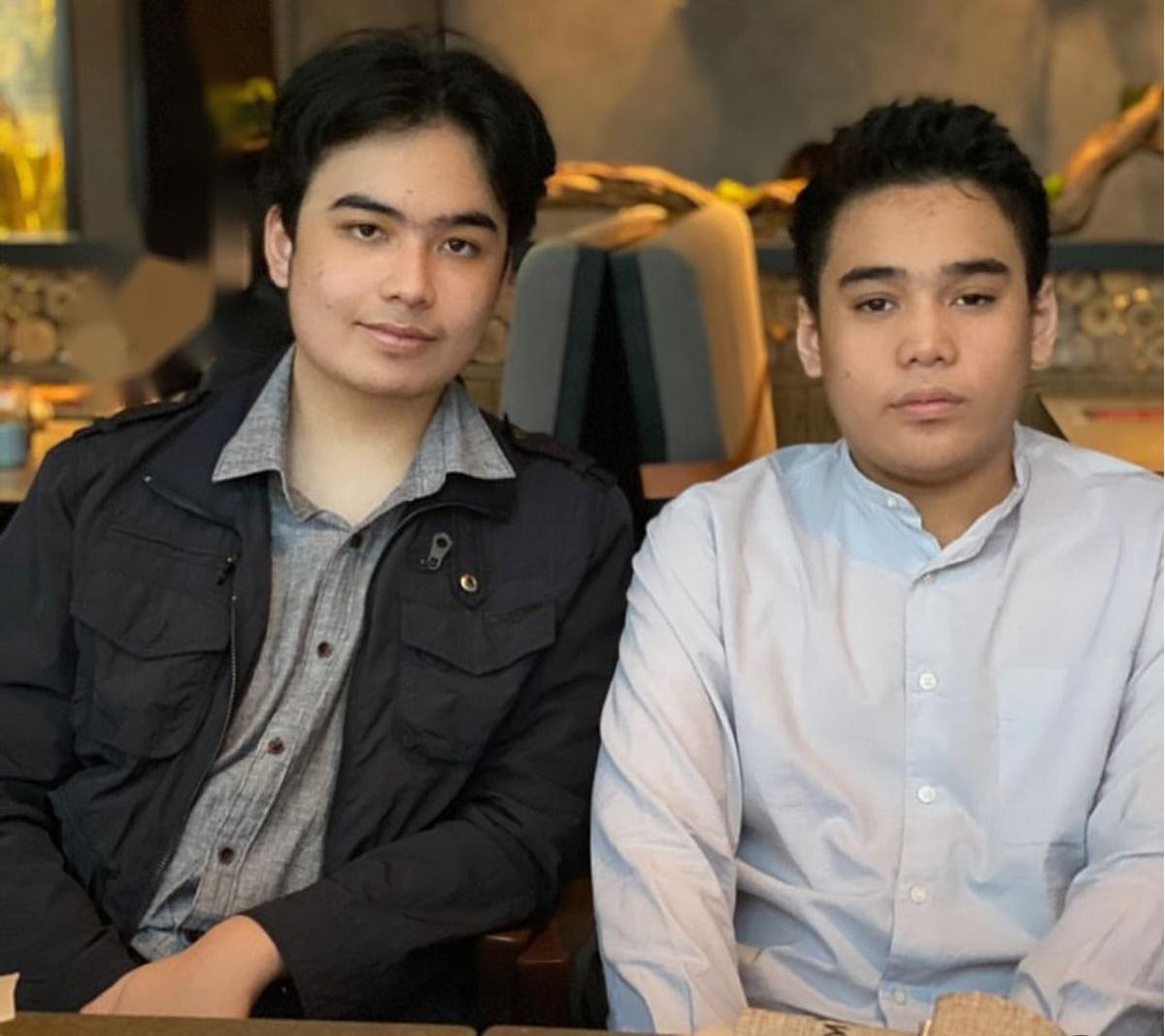 7 Potret Omar dan Keanu Anak Kembar Cindy Fatikasari di Usia 21, Wajah Tampan Mereka Bikin Netizen Terpesona