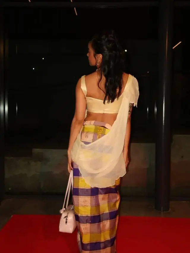 Atasan yang Simpel tapi Elegan