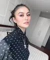 Agnez Mo dikenal dengan gaya yang seru dan enerjik. Tak hanya fashion, tampilan rambutnya juga terus berubah-ubah. (Foto: Agnez Mo)