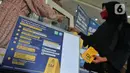 Petugas melayani wajib pajak di salah satu kantor pelayanan pajak pratama di Jakarta, Kamis (29/12/2022). Menteri Keuangan Sri Mulyani Indrawati menyatakan bahwa per 14 Desember 2022, penerimaan pajak telah mencapai Rp1.634,36 triliun. (Liputan6.com/Angga Yuniar)