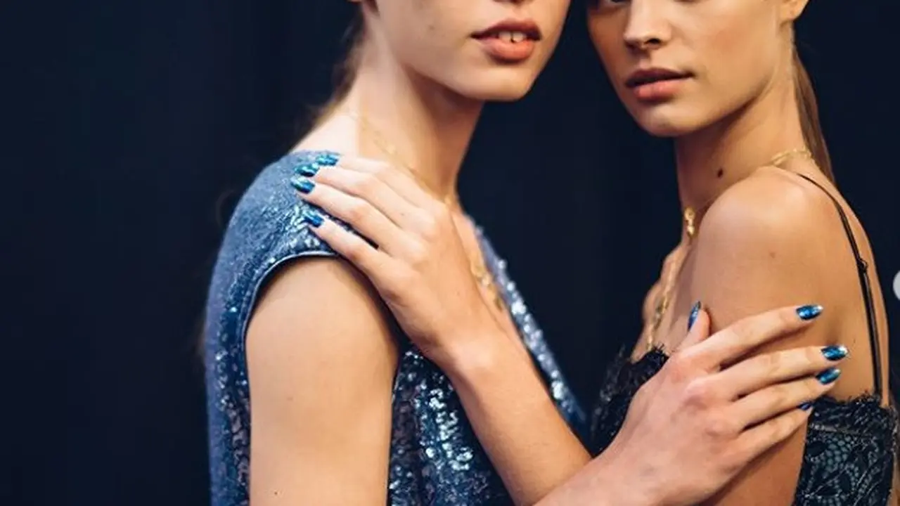 Gaya Makeup Disko Meriahkan New York Fashion Week 2019