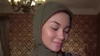 Artis cantik Ariel Tatum sempat mengunggah fotonya menggunakan hijab, foto tersebut pun membuat publik terkejut dan menyangka gadis yang dikabarkan dekat dengan Al Ghazali ini sudah siap untuk berhijab.
