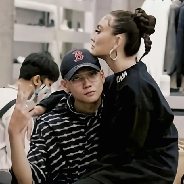 Dikabarkan Pacaran, Ini 6 Momen Kebersamaan Agnez Mo dan Adam Rosyadi