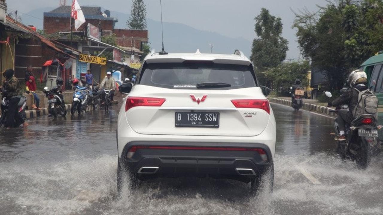 Waspada Aquaplaning: Tips Aman Berkendara di Musim Hujan untuk Hindari Kecelakaan