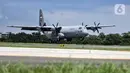 Pesawat Super Hercules C-130J bersiap untuk mendarat di Lanud Halim Perdanakusuma, Jakarta Timur, Senin (6/3/2023). Sebelumnya, Kepala Dinas Penerangan TNI Angkatan Udara (Kadispenau) Marsma TNI Indan Gilang Buldansyah mengatakan lima pesawat Super Hercules C-130J akan dikirim dari AS mulai Maret 2023 hingga Januari 2024. (merdeka.com/Iqbal S. Nugroho)