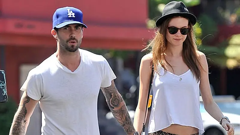 adam-levine-dan-behati-prinsloo-131011b.