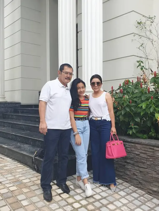 Mayangsari dan Bambang Trihatmojo