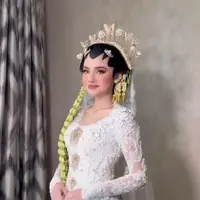 Di balik suasana haru tersebut, penampilan Syifa Hadju sukses mencuri perhatian.  [@elsyifa.story].