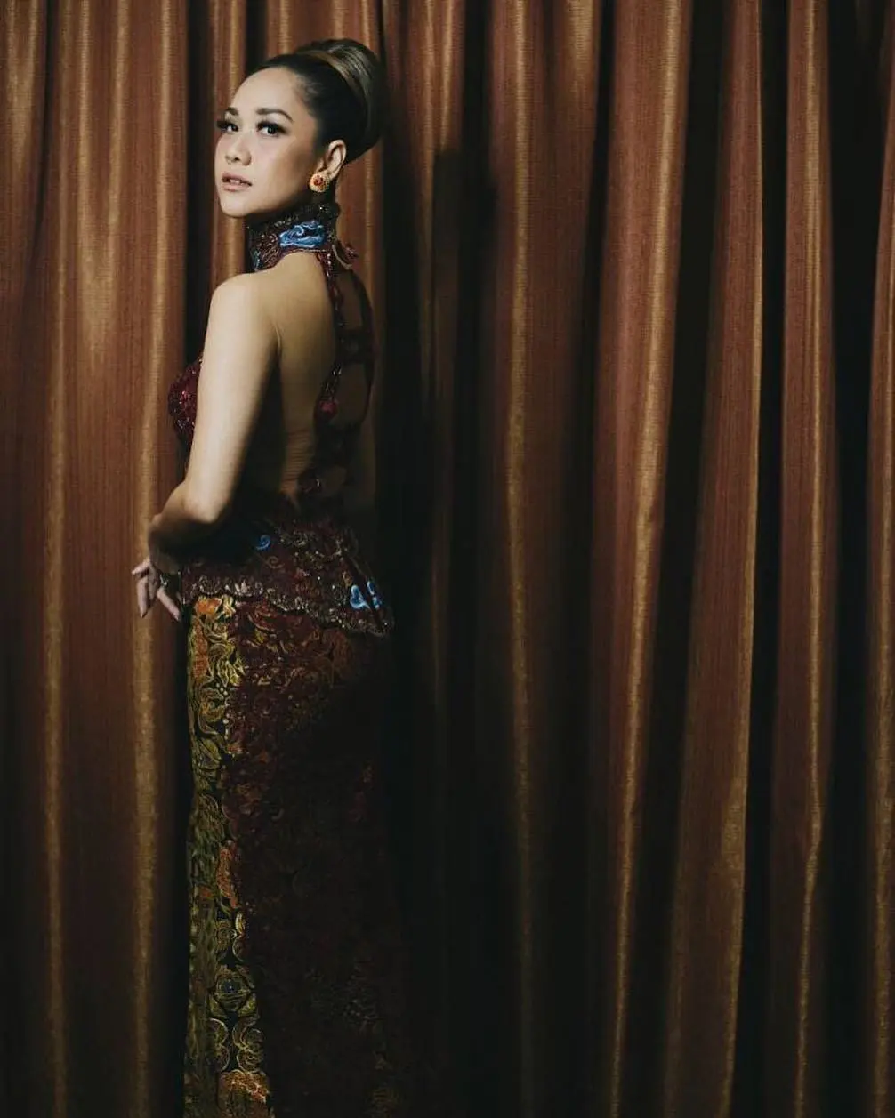 Bunga Citra Lestari mengenakan kebaya rancangan Anne Avantie. (Image: anneavantieheart/instagram)