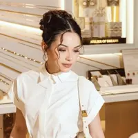 Potret Alyssa Daguise dengan Brand Dior, Aura Cantiknya Makin Tumpah-Tumpah. (instagram/alyssadaguise)