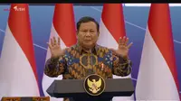 Presiden Prabowo Subianto dalam acara Silaturahmi Ekonomi Bersama Presiden RI: Memperkuat Daya Tahan Ekonomi Nasional, di Menara Mandiri Sudirman, Jakarta Selatan, Selasa (8/4/2025). (Tira/Liputan6.com)