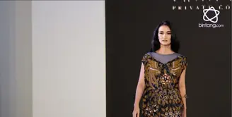 Fashion Nation ke-12 mempersembahkan koleksi kerja sama Iwan Tirta Private Collection dengan Mel Ahyar.