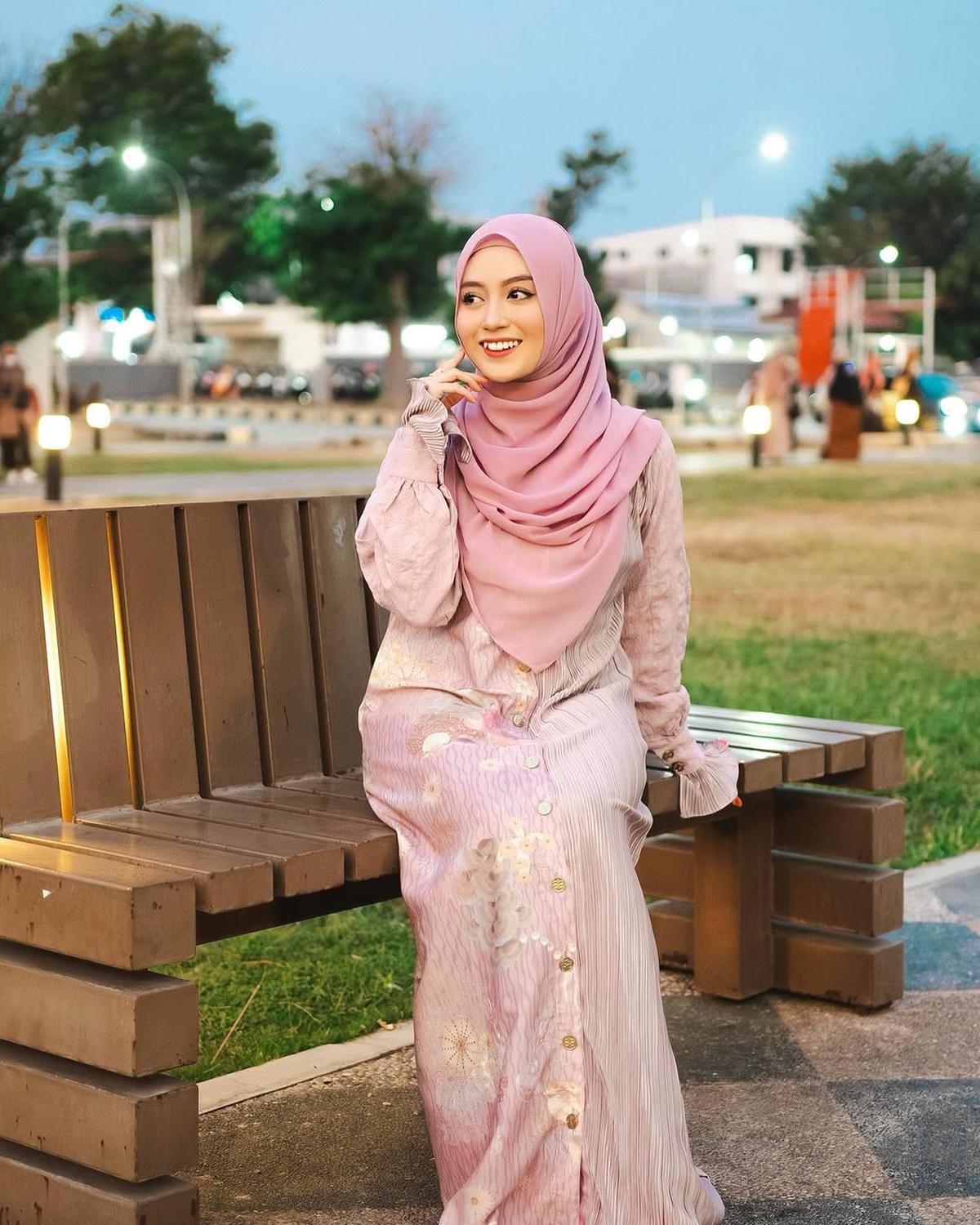 6 Rekomendasi Gaya Hijab Nabilah Ayu eks JKT48, Inspirasi Tampil Anggun dan Tetap Stylish